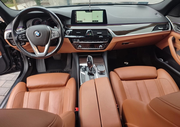 BMW Seria 5 cena 118500 przebieg: 151000, rok produkcji 2018 z Opoczno małe 596